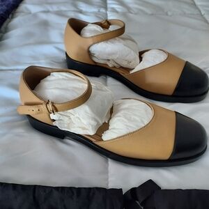 New and unworn cap toe ankle strap shoes EU40, US 8.5 to 9